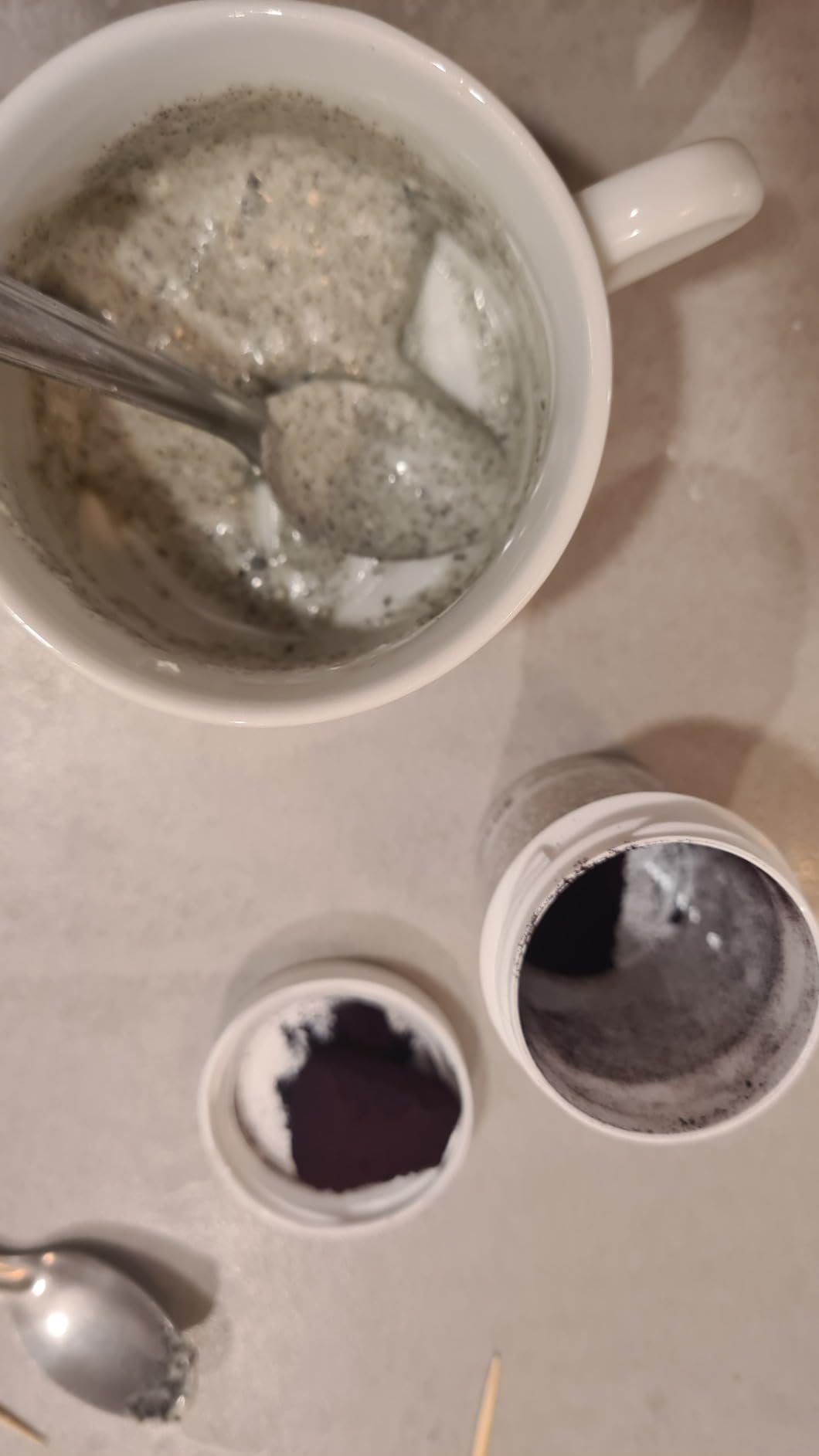 Taches aux doigts