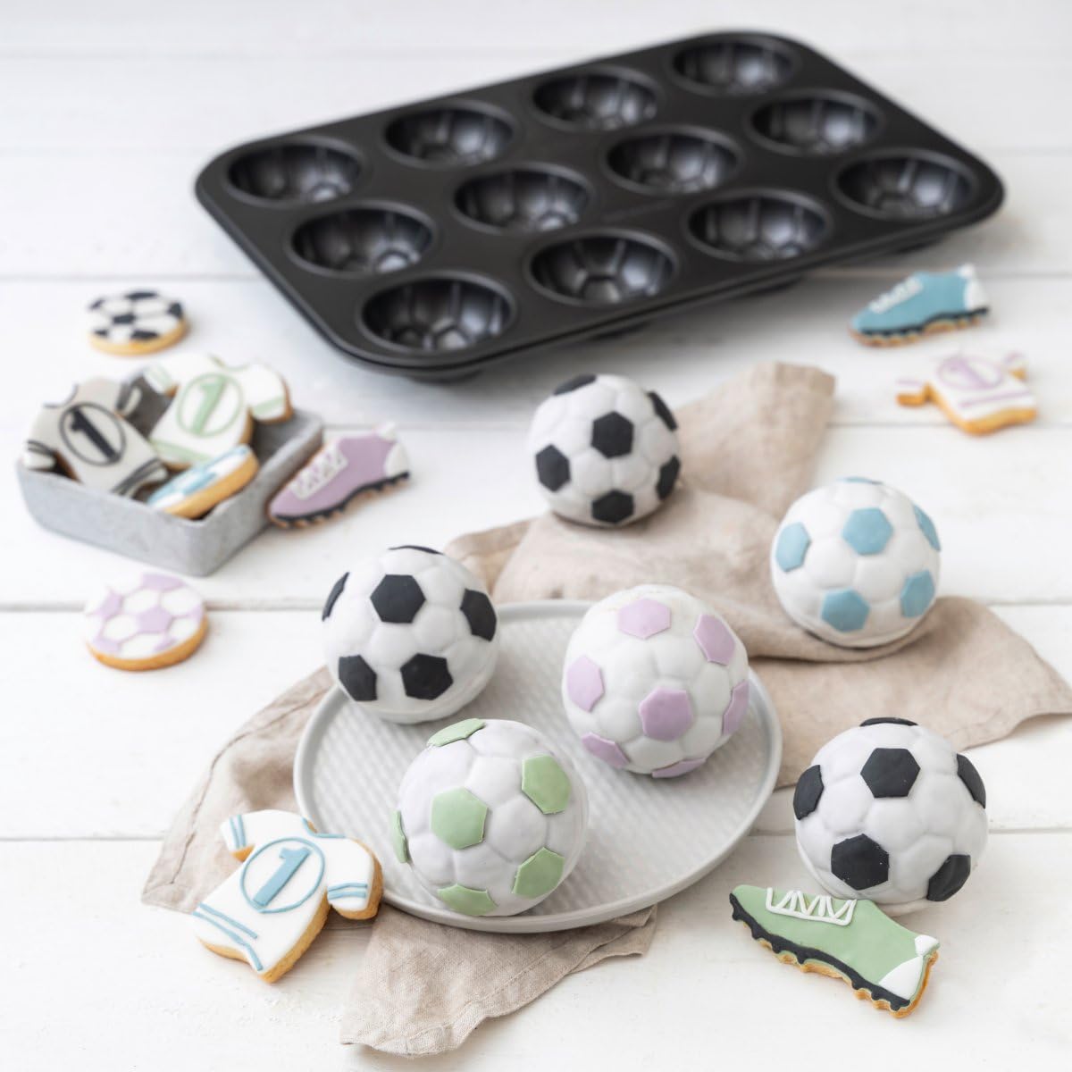 zenker-special-countries-moule-ballon-foot-12-muffins-inox image 7