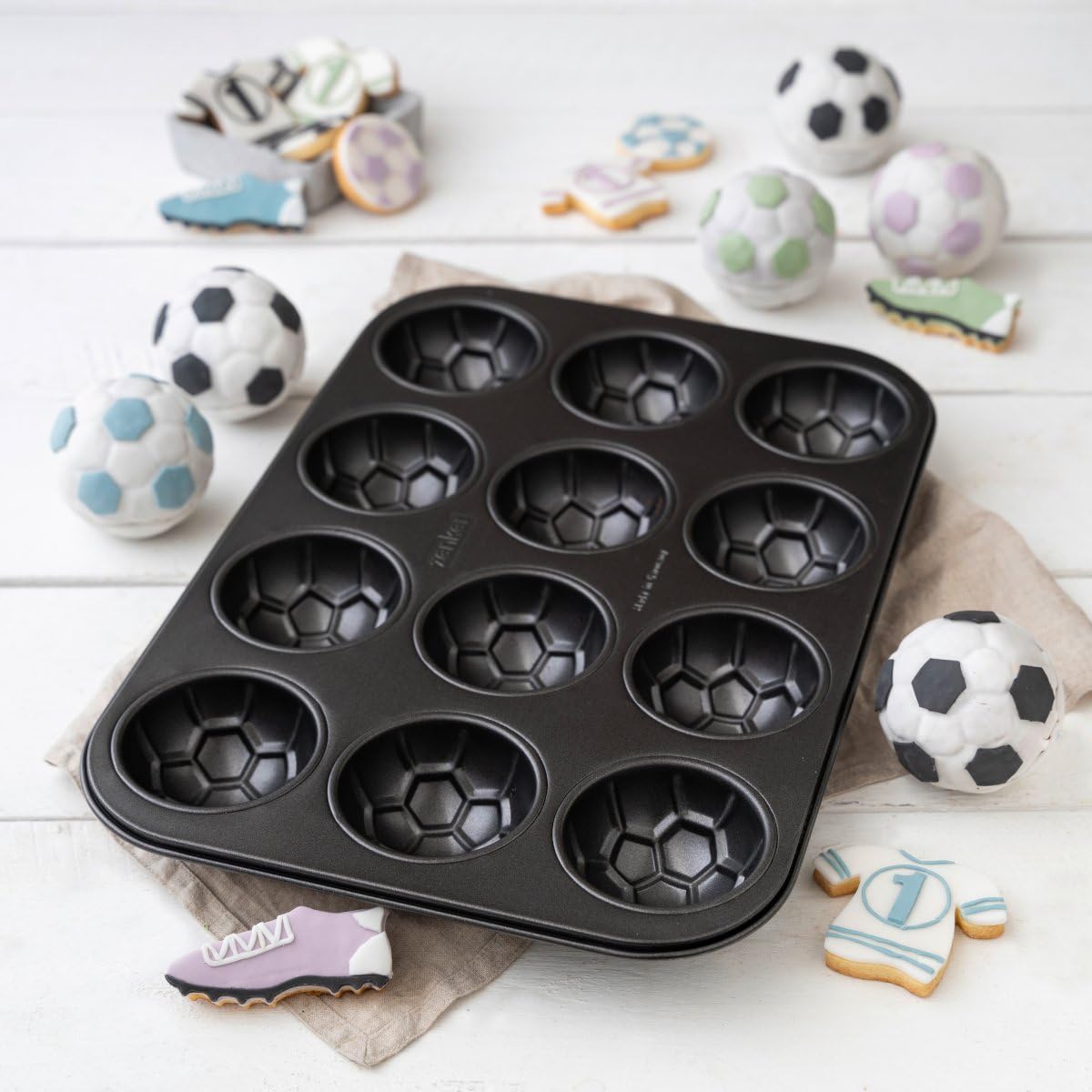 zenker-special-countries-moule-ballon-foot-12-muffins-inox image 6