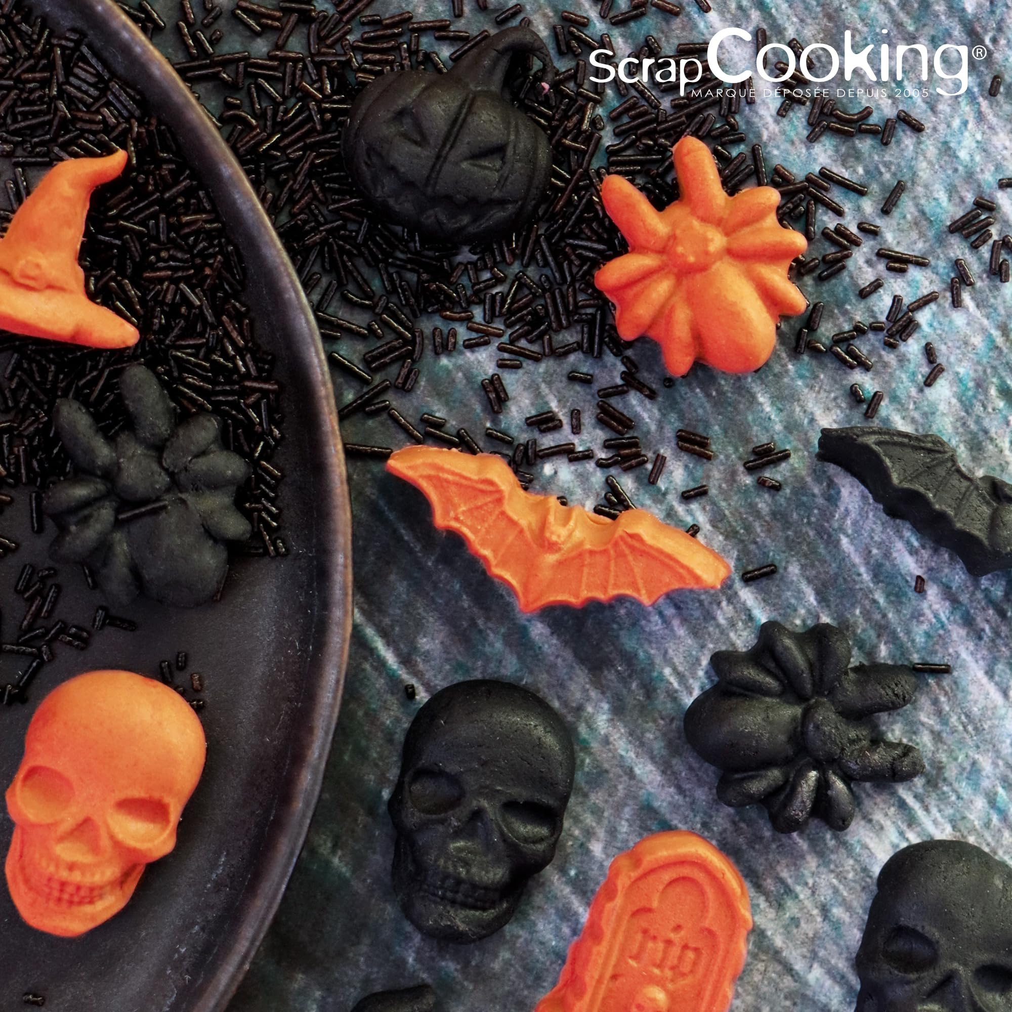 scrapcooking-moule-halloween-silicone-18-bonbons-orange image 4